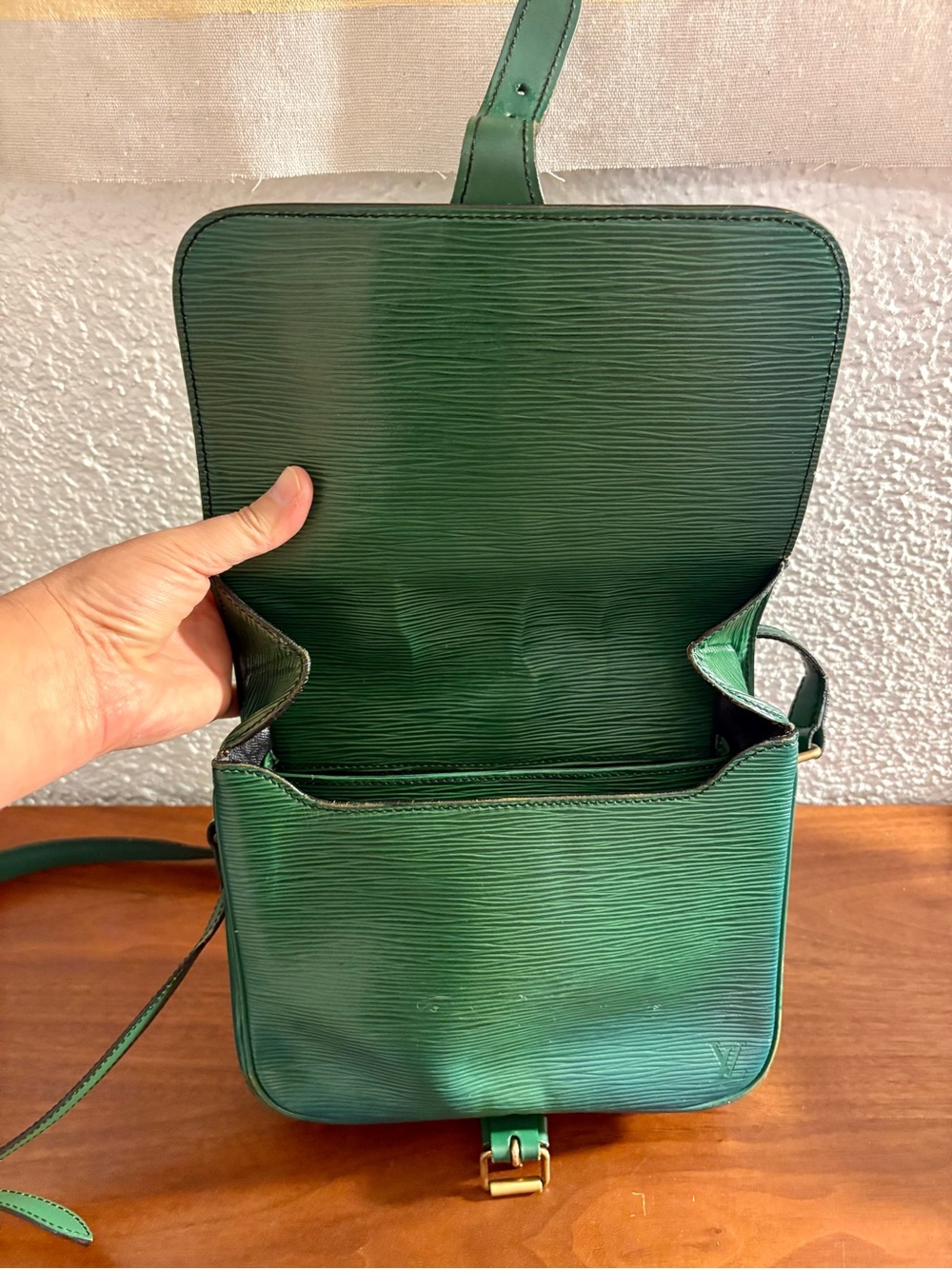 Auth Vintage Louis Vuitton Epi Leather Cartouchière MM Bag in Green - READ - Picture 12 of 16